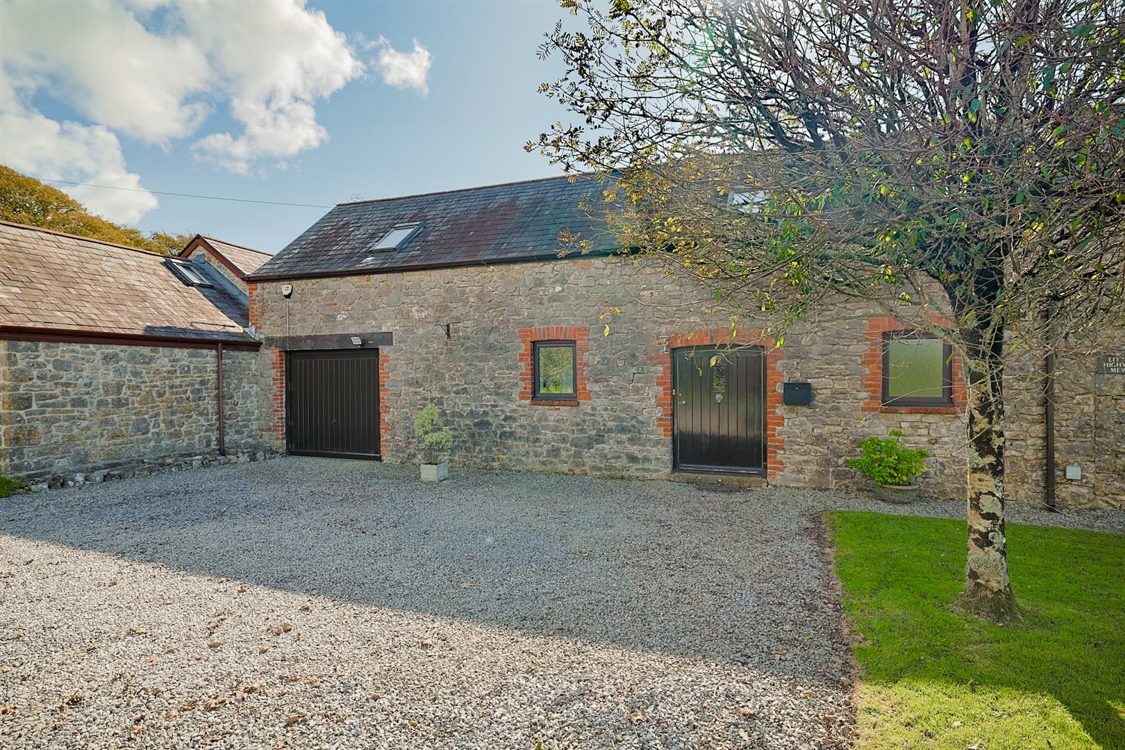 2 Little Highway Mews, Pennard Road, Pennard, Swansea, SA3 2AD